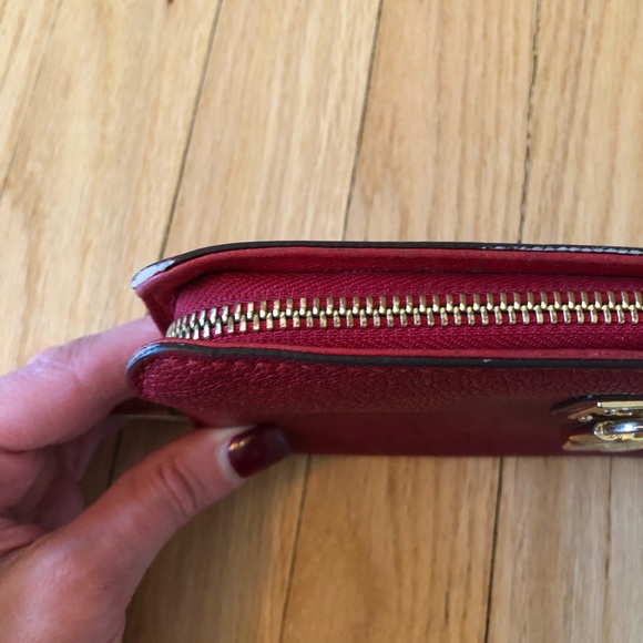 Michael Kors red leather wallet - Picture 4 of 7